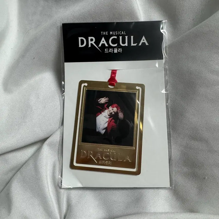 [BUNJANG] Kim Junsu Dracula Bookmark / 김준수 시아준수 샤큘 드라큘라 굿즈 책갈피