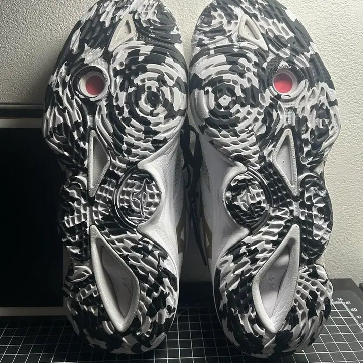 [BUNJANG] Mizuno Wave Momentum Elite Wide / 미즈노 웨이브 모멘텀 엘리트 와이드