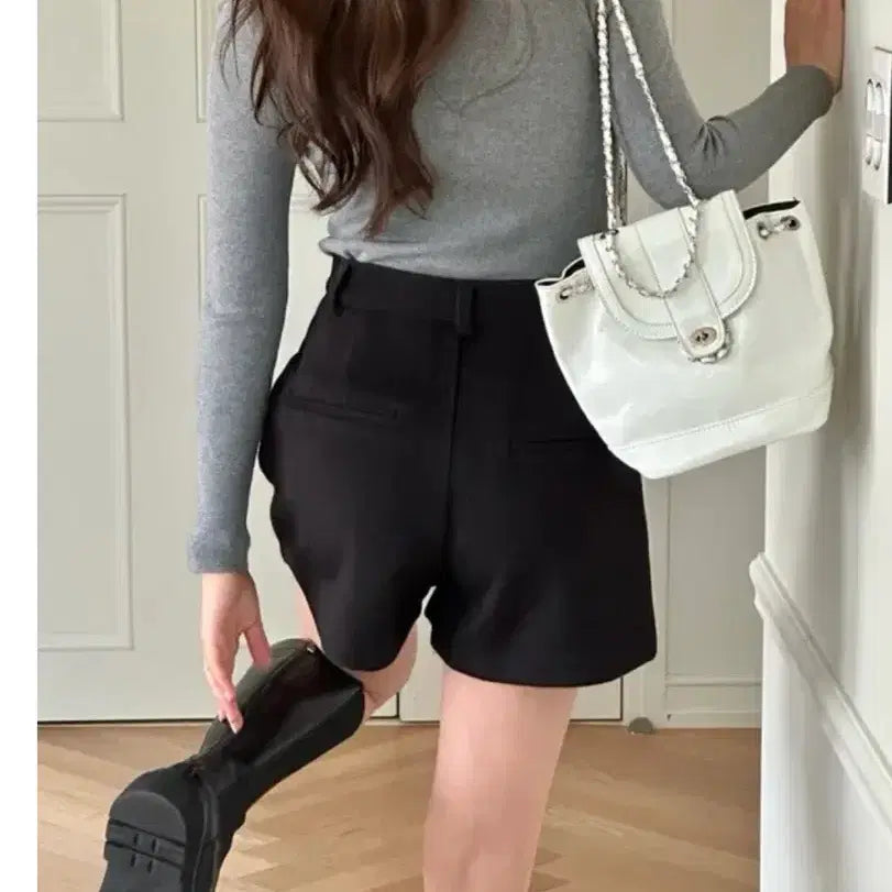 [BUNJANG] Unbranded Alpaca Blend High-Waist Short Pants / 새상품) 울 50% 알파카 하이웨스트 숏팬츠 블랙
