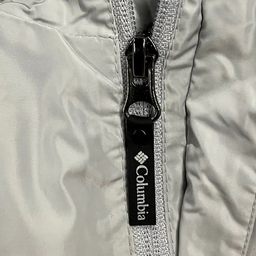 [BUNJANG] Columbia Hooded Windbreaker Jacket Light Gray / [정품/L] 컬럼비아 후드 바람막이 자켓 라이트그레이