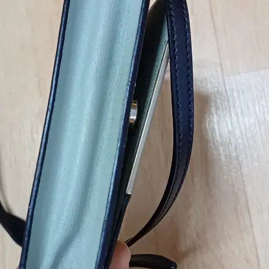 [BUNJANG] Hazzys Wallet Crossbody Bag + Pom Pom / 헤지스 월렛(지갑)크로스백 + 폼폼이