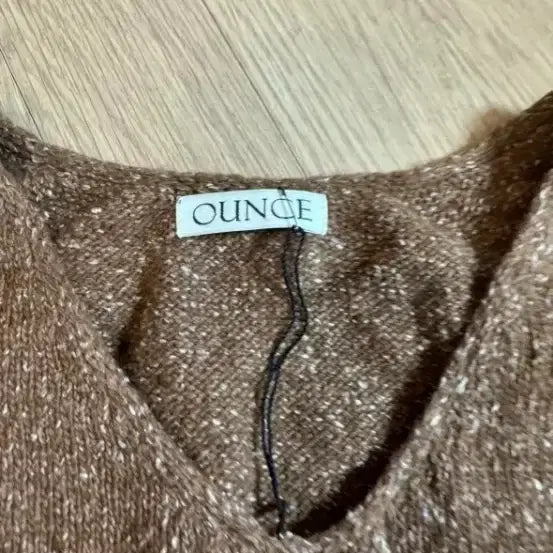 [BUNJANG] Ounce V-Neck Knit / ounce 온스 브이넥 니트