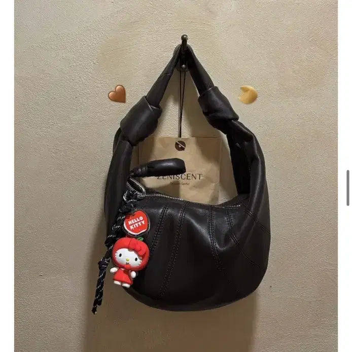 [BUNJANG] Hello Kitty Apple Strap Keychain / 헬로키티 애플 스트랩 키링 고리