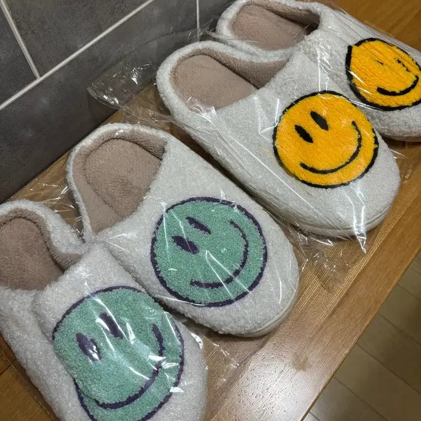 [BUNJANG] Smile Slippers (2) / 스마일 슬리퍼 실내화 2개 (새상품)