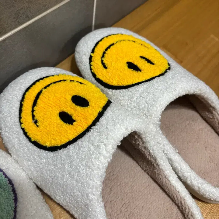 [BUNJANG] Smile Slippers (2) / 스마일 슬리퍼 실내화 2개 (새상품)