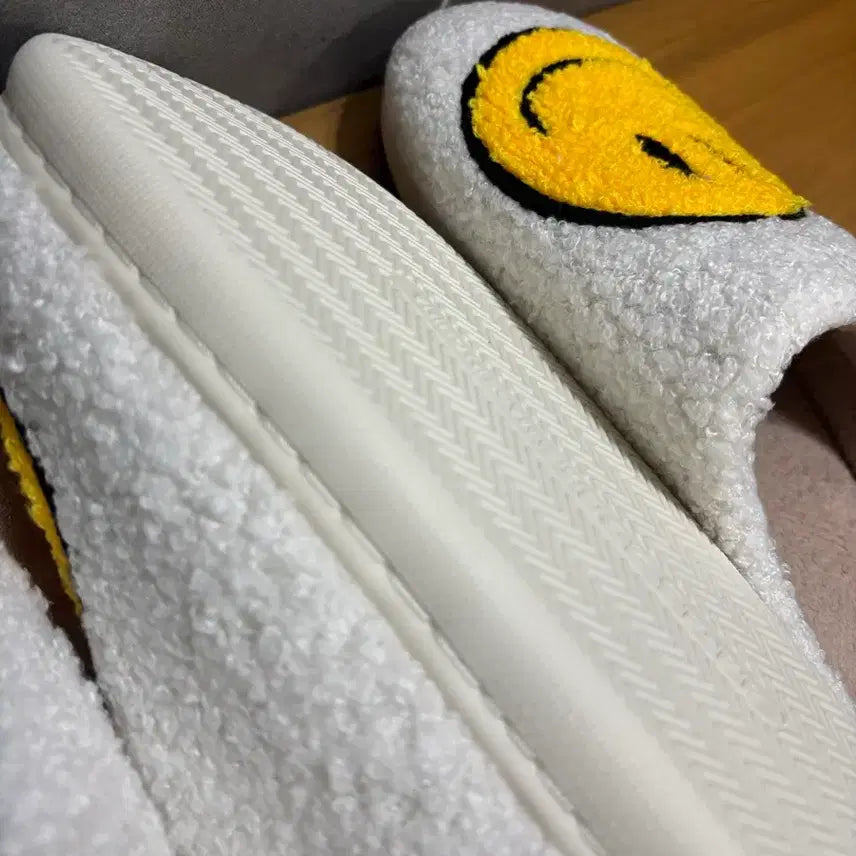 [BUNJANG] Smile Slippers (2) / 스마일 슬리퍼 실내화 2개 (새상품)