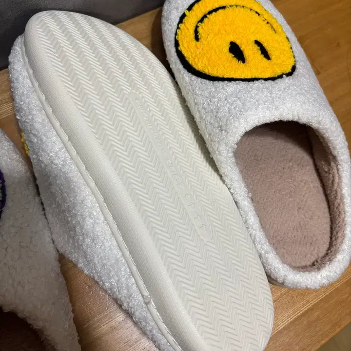 [BUNJANG] Smile Slippers (2) / 스마일 슬리퍼 실내화 2개 (새상품)