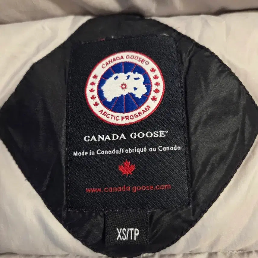 [BUNJANG] Canada Goose Hooded Padded Jacket / 캐나다구스 후드 패딩 블랙
