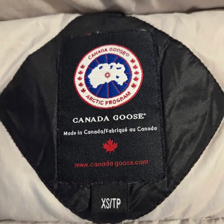 [BUNJANG] Canada Goose Hooded Padded Jacket / 캐나다구스 후드 패딩 블랙