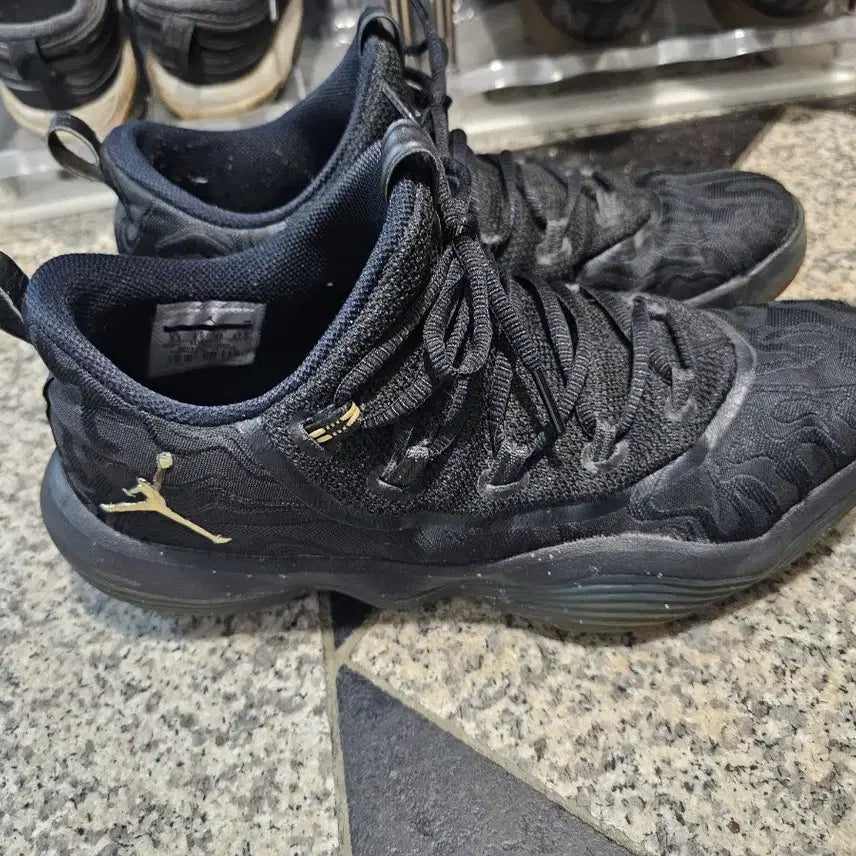 [BUNJANG] Nike Jordan Super.Fly Low Sneakers / 나이키 조던 슈퍼플라이 (275)