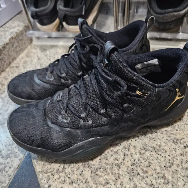 [BUNJANG] Nike Jordan Super.Fly Low Sneakers / 나이키 조던 슈퍼플라이 (275)