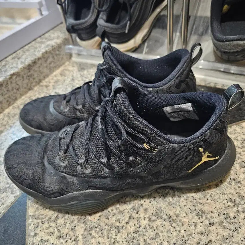 [BUNJANG] Nike Jordan Super.Fly Low Sneakers / 나이키 조던 슈퍼플라이 (275)