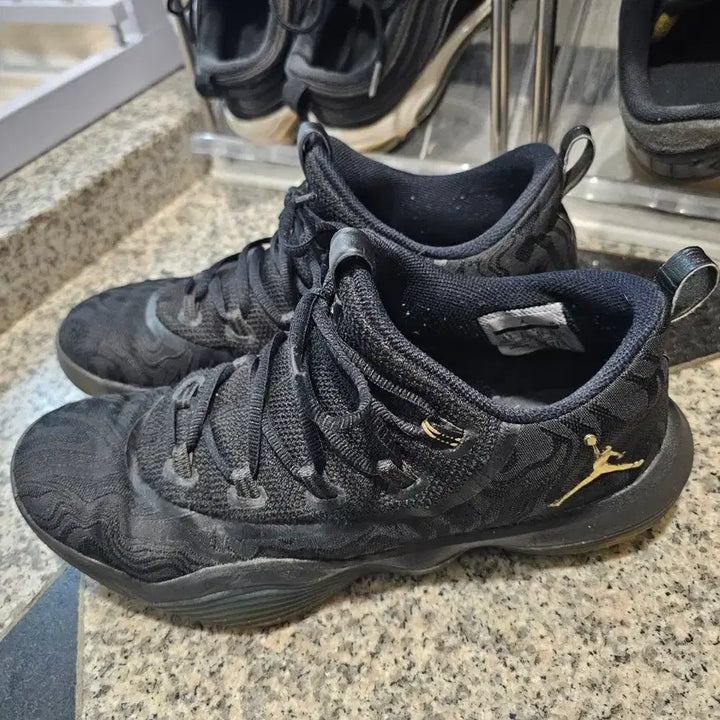 [BUNJANG] Nike Jordan Super.Fly Low Sneakers / 나이키 조던 슈퍼플라이 (275)