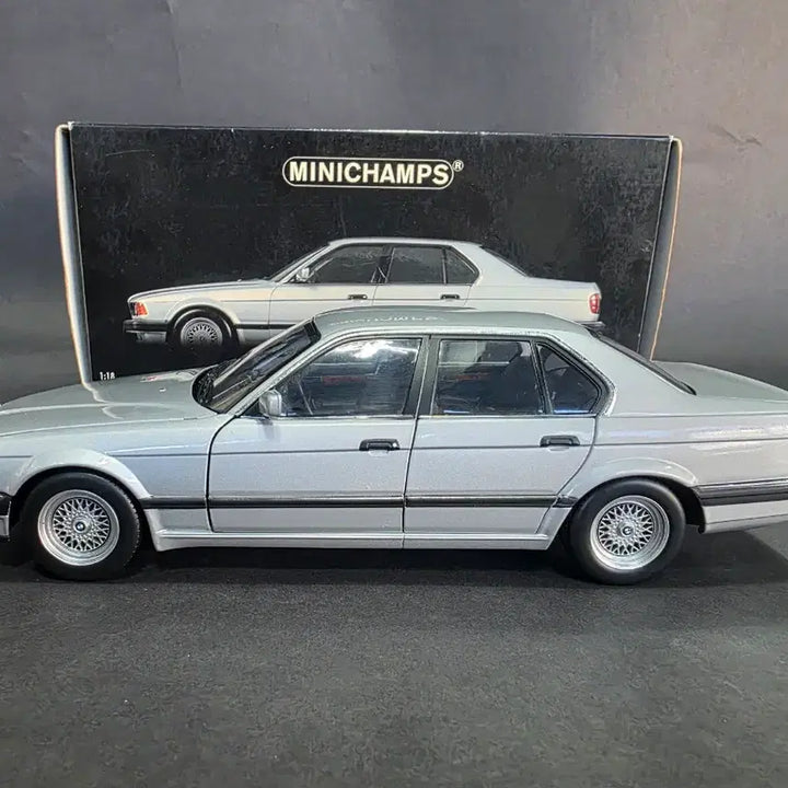 [BUNJANG] Minichamps BMW E32 730i 1/18 Scale Model / 1/18 미니챔프 BMW E32 730i