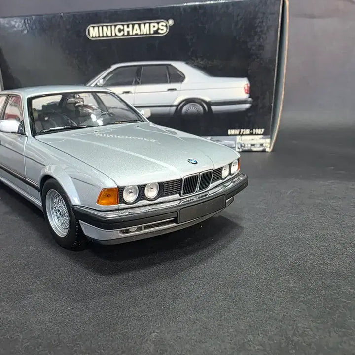[BUNJANG] Minichamps BMW E32 730i 1/18 Scale Model / 1/18 미니챔프 BMW E32 730i
