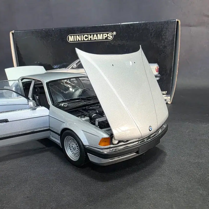 [BUNJANG] Minichamps BMW E32 730i 1/18 Scale Model / 1/18 미니챔프 BMW E32 730i