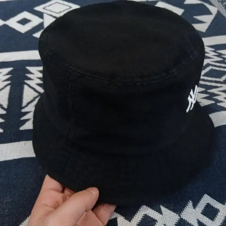 [SOLD OUT] MLB 엠엘비 블랙 뉴욕양키즈 팀로고 코튼 벙거지 버킷햇 60