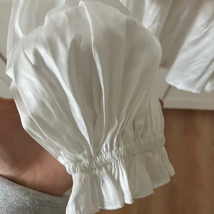 [BUNJANG] MNG White Shirred Silk Blouse XS / MNG망고 화이트 셔링 실크 블라우스 XS