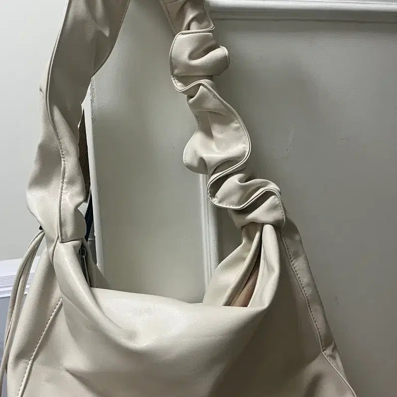 [BUNJANG] Ruby&tin One Shoulder Shirring Two-Way Big Shoulder Bag / 루비나틴 원숄더 셔링 투웨이 빅 숄더백