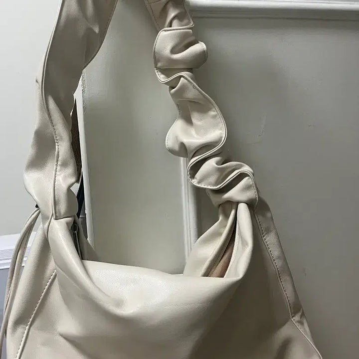[BUNJANG] Ruby&tin One Shoulder Shirring Two-Way Big Shoulder Bag / 루비나틴 원숄더 셔링 투웨이 빅 숄더백
