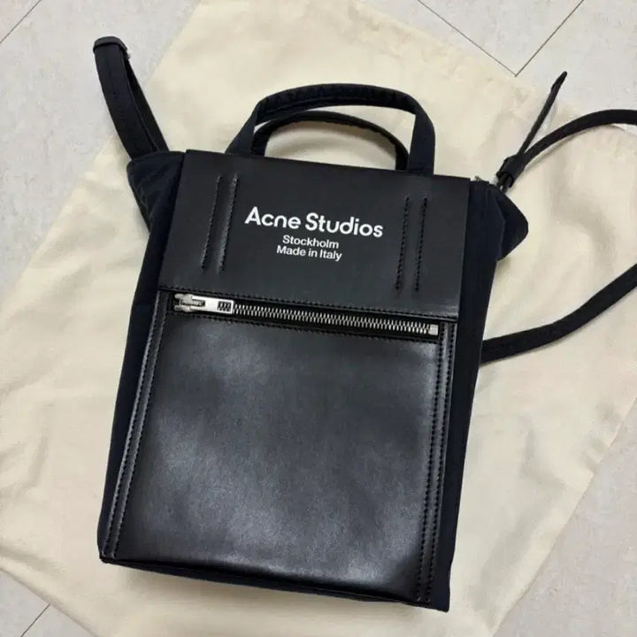 [BUNJANG] Acne Studios Baker Bag Black Small (Dust Bag, Inner Bag Included) / 아크네스튜디오 베이커백 블랙 스몰 (더스트백, 이너백 포함)