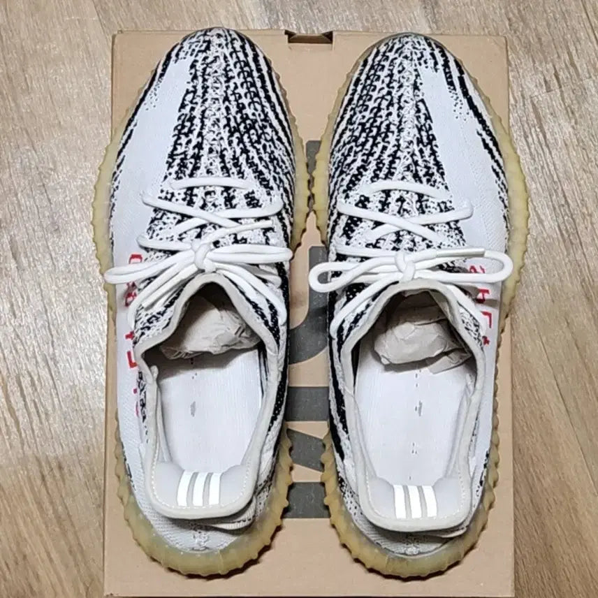 [SOLD OUT] 아디다스 이지부스트 290 지브라 350v2