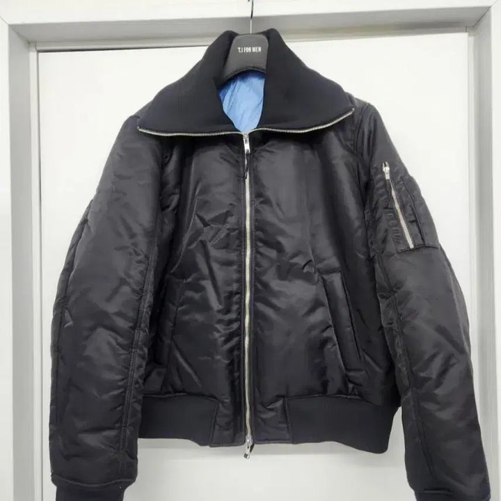 [BUNJANG] Label Archive Nylon Bomber Jacket Black (Size 2) / 라벨아카이브 나일론 봄버 점퍼 블랙(2사이즈)