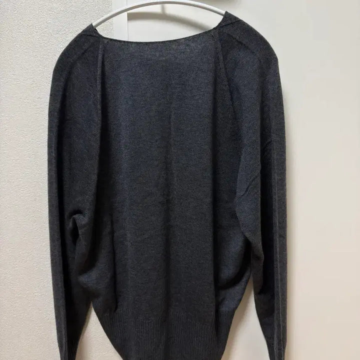 [BUNJANG] Mohan RTF V-Neck Knit Charcoal (M) / [새상품/택뜯음] 모한 RTF 홀가먼트 브이넥 니트 (차콜 / M)