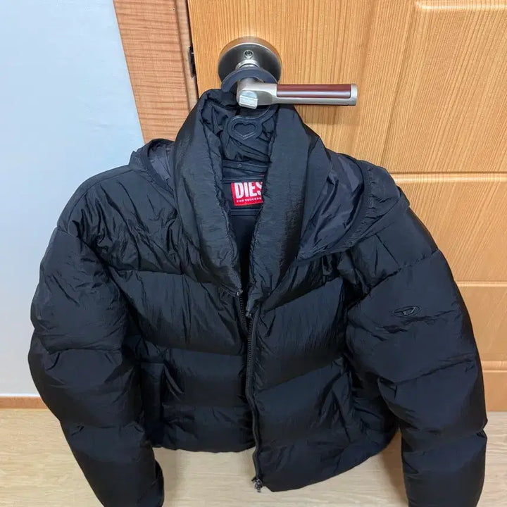 [BUNJANG] Diesel Label Padded Jacket / (50) 디젤 라벨 패딩