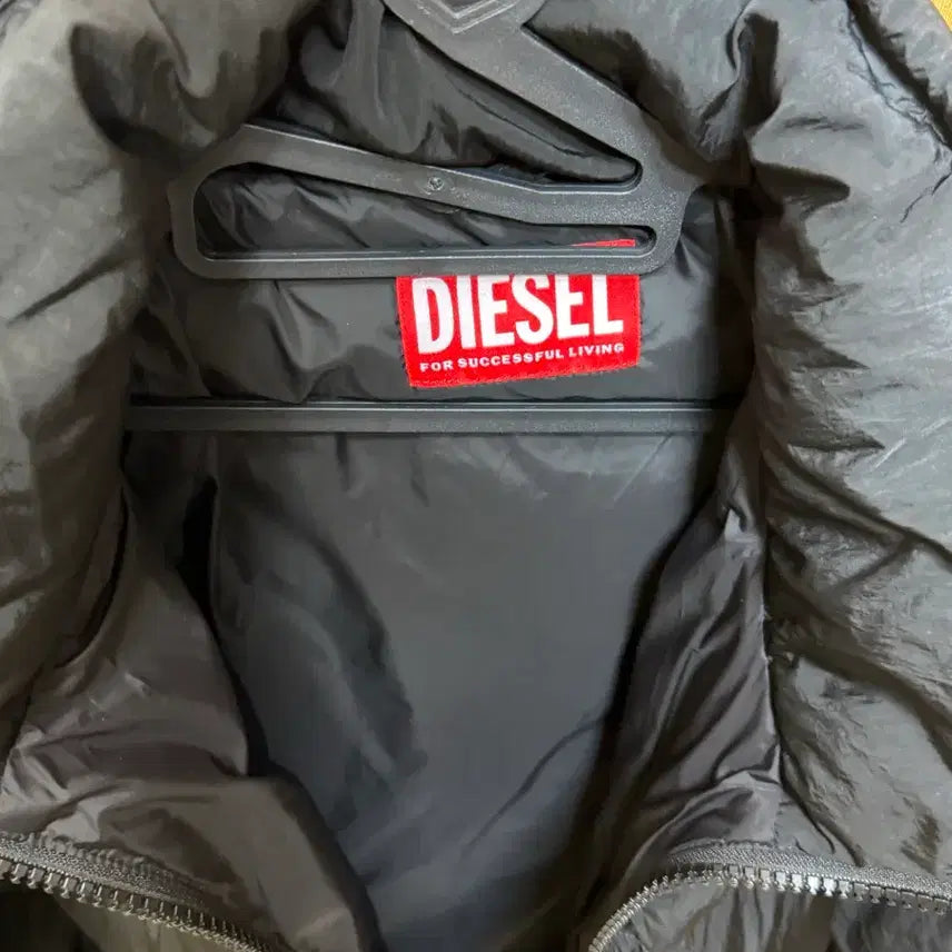 [BUNJANG] Diesel Label Padded Jacket / (50) 디젤 라벨 패딩