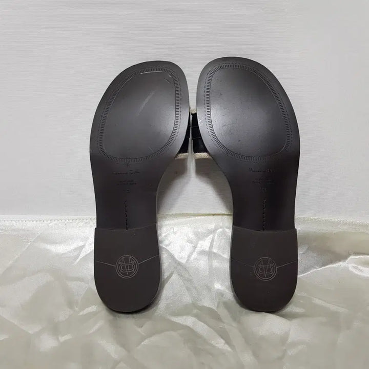 [BUNJANG] Massimo Dutti Women's Leather Slippers (Size 38) / 마시모두띠/여성레더슬리퍼/미사용/38(240)/파라오쇼핑