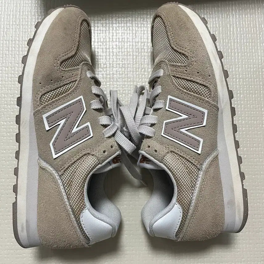 [BUNJANG] New Balance 373 Beige Suede Sneakers / 뉴발란스 운동화 373-230사이즈