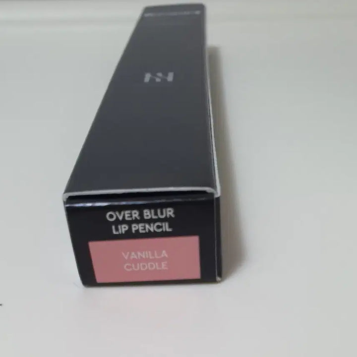 [BUNJANG] Hera Over Blur Lip Pencil (Vanilla Cuddle) / (새 상품)헤라 오버 블러 립 펜슬(바닐라 커들)
