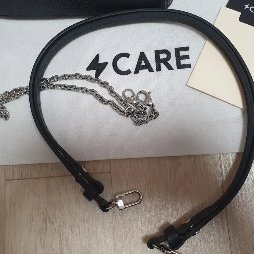 [BUNJANG] Louis Vuitton Epi Pouch / 루이비통 이지파우치 에피 (에삐) 동영상0