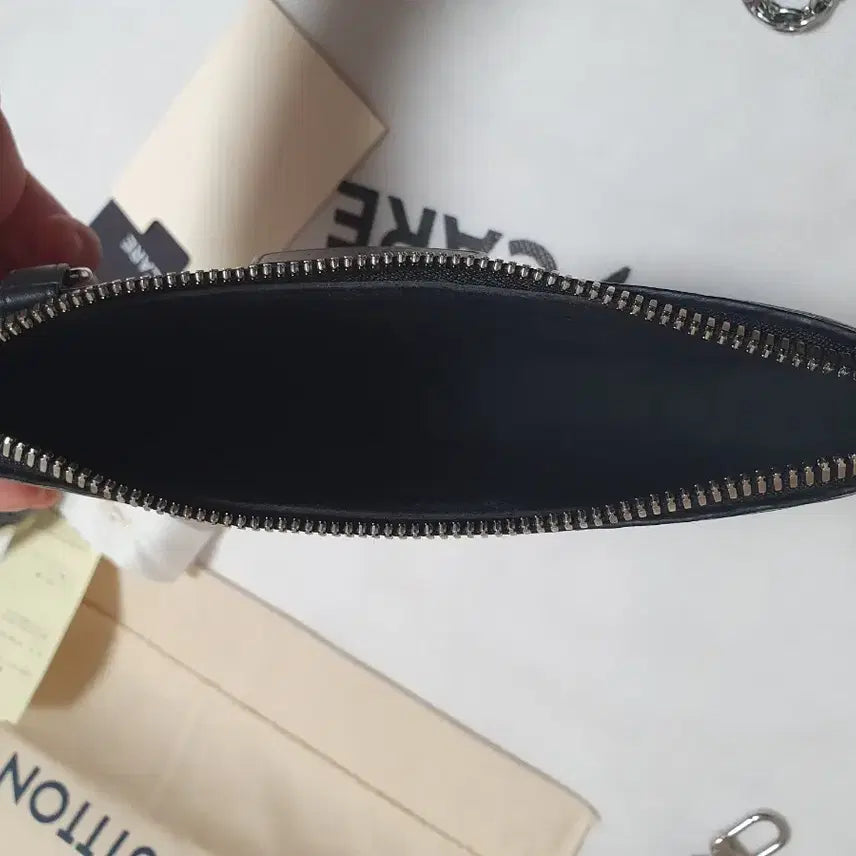 [BUNJANG] Louis Vuitton Epi Pouch / 루이비통 이지파우치 에피 (에삐) 동영상0