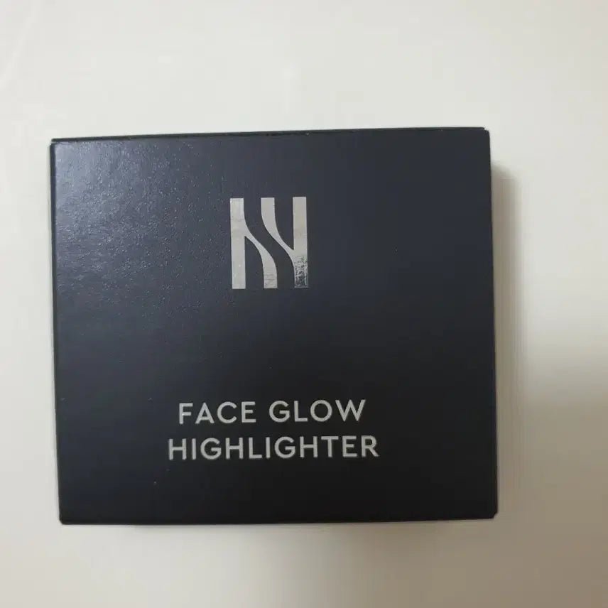 [BUNJANG] Hera Face Glow Highlighter (Champagne) / (새 상품)헤라 페이스 글로우 하이라이터(샴페인)