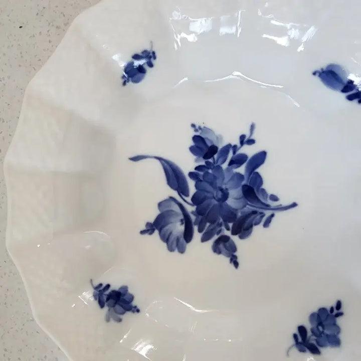 [BUNJANG] Royal Copenhagen Blue Flower 16-angle Plate / 로얄코펜하겐 블루플라워 16각 꽃접시