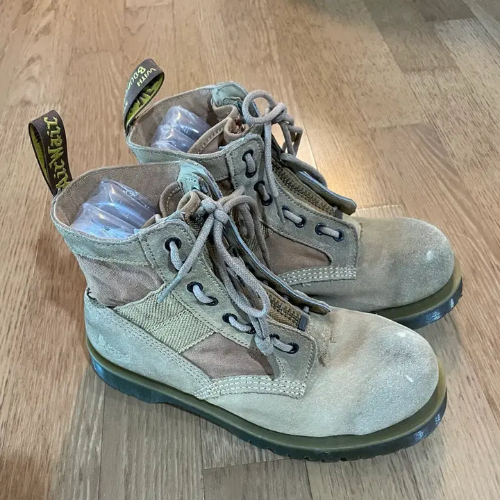 [SOLD OUT] 닥터마틴 스웨이드 배색 워커 부츠 (7)