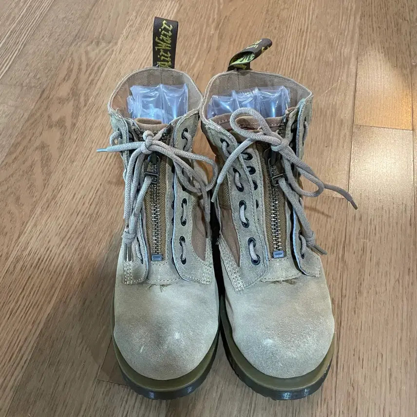 [SOLD OUT] 닥터마틴 스웨이드 배색 워커 부츠 (7)