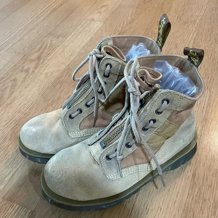 [SOLD OUT] 닥터마틴 스웨이드 배색 워커 부츠 (7)