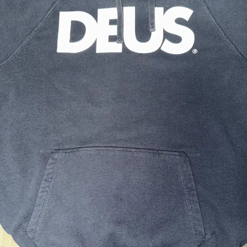 [BUNJANG] Deus Hooded Sweatshirt / 데우스 후드티
