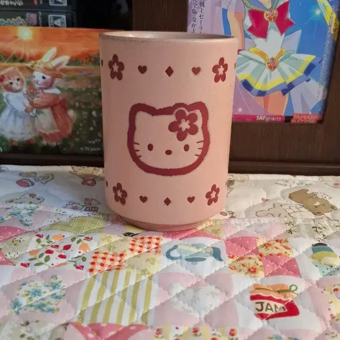 [BUNJANG] Sanrio Hello Kitty Pink Ceramic Pen Stand / 산리오 헬로키티 카오하나 핑크 도자기 펜스탠드 펜꽂이