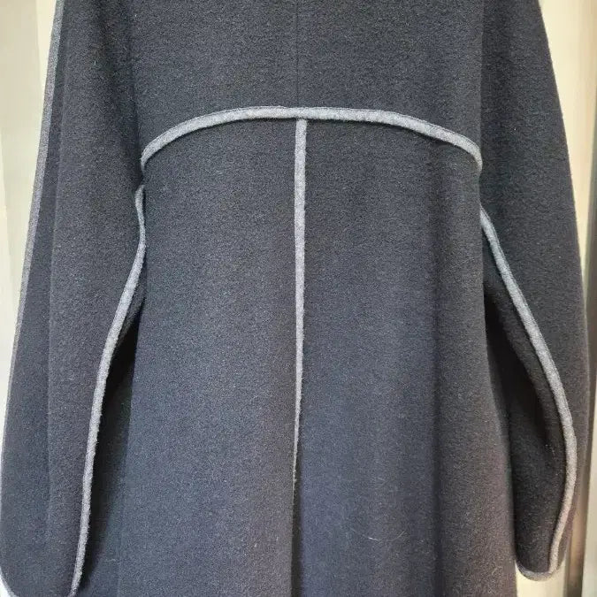 [BUNJANG] Black Wool Cape Coat / 블랙 배색 모직 케이프 코트