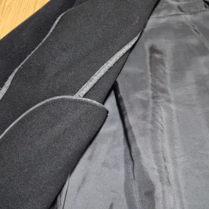 [BUNJANG] Black Wool Cape Coat / 블랙 배색 모직 케이프 코트