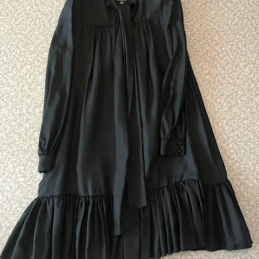 [BUNJANG] DKNY Silk Bow Tie Ribbon Dress / DKNY 실크100% 견 보우 타이 리본 원피스 결혼식 하객룩 올드머니룩