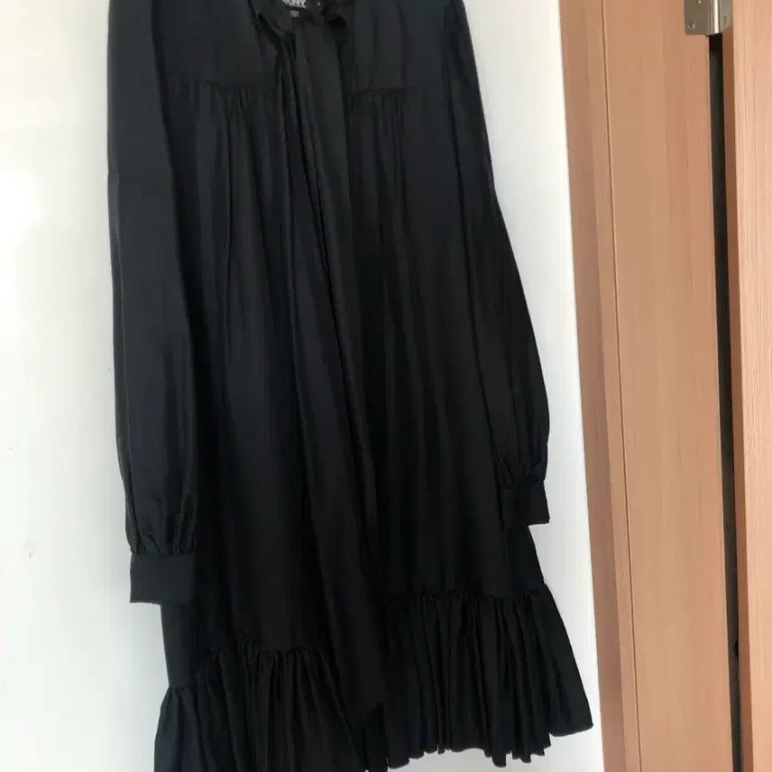 [BUNJANG] DKNY Silk Bow Tie Ribbon Dress / DKNY 실크100% 견 보우 타이 리본 원피스 결혼식 하객룩 올드머니룩
