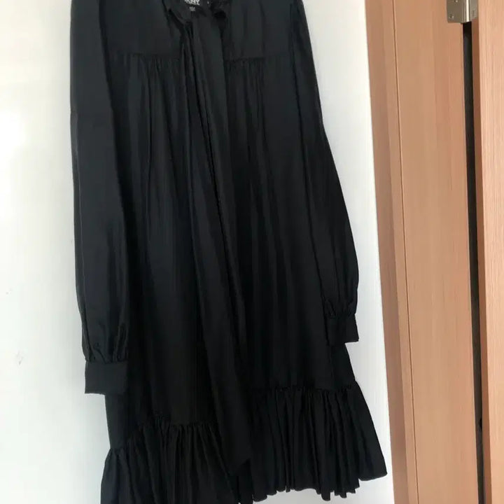 [BUNJANG] DKNY Silk Bow Tie Ribbon Dress / DKNY 실크100% 견 보우 타이 리본 원피스 결혼식 하객룩 올드머니룩