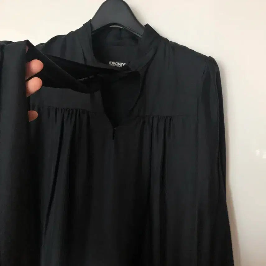 [BUNJANG] DKNY Silk Bow Tie Ribbon Dress / DKNY 실크100% 견 보우 타이 리본 원피스 결혼식 하객룩 올드머니룩