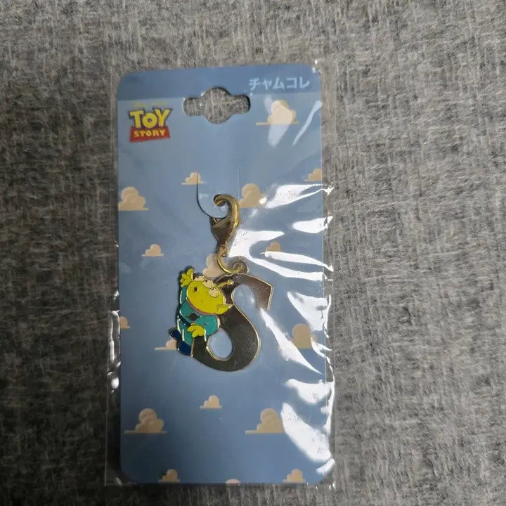 [BUNJANG] Disney Toy Story Alien Initial Charm / 디즈니 토이스토리 알린 이니셜 참