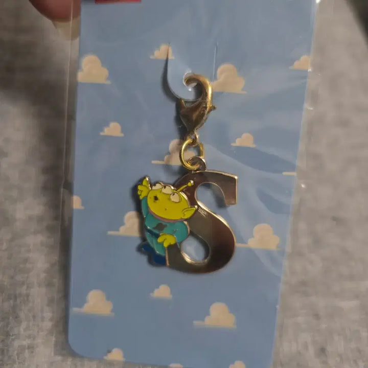[BUNJANG] Disney Toy Story Alien Initial Charm / 디즈니 토이스토리 알린 이니셜 참